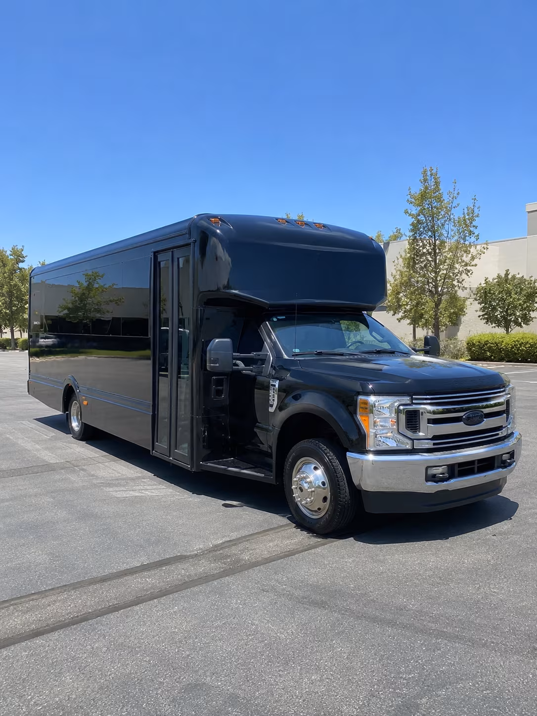lake elsinore sporting event party bus rental