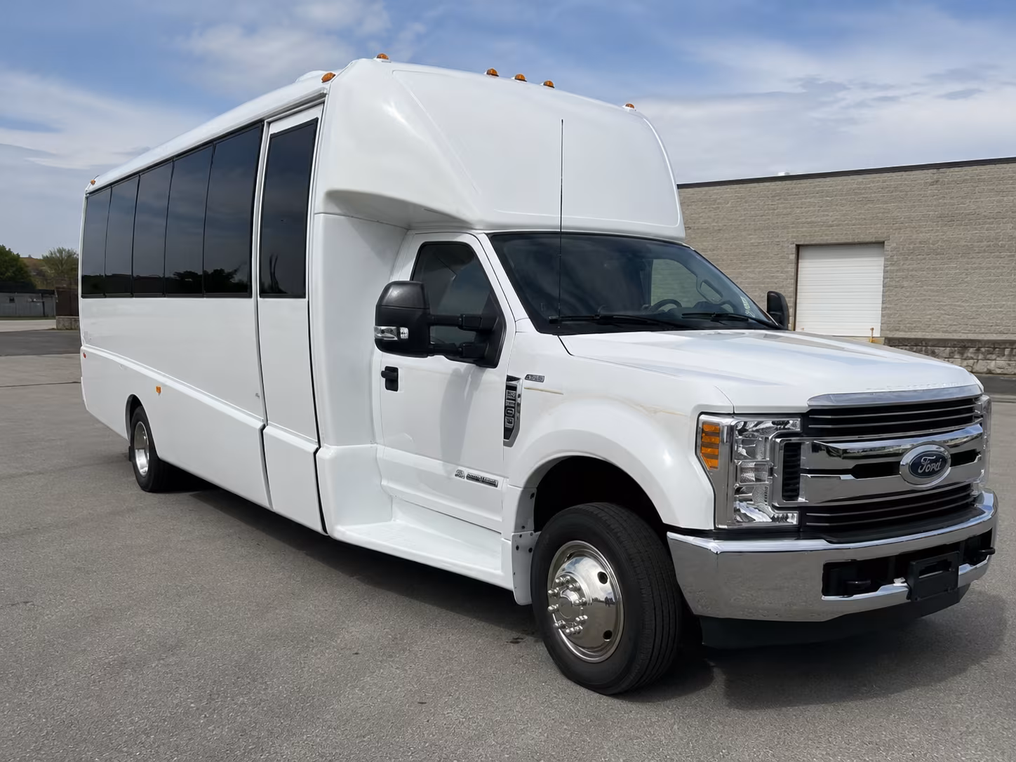 perris private shuttles for perris sports teams and fan groups