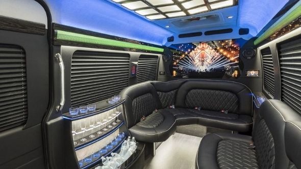lake elsinore sprinter limo rental rental